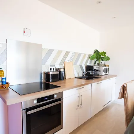 A3 - 2 Bdr Sea View 10 Min - Parking, Pool & Terrace