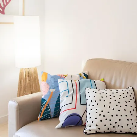 A3 Staywizus -2 Bdr Sea View 10 Min - Parking, Pool & Terrace *