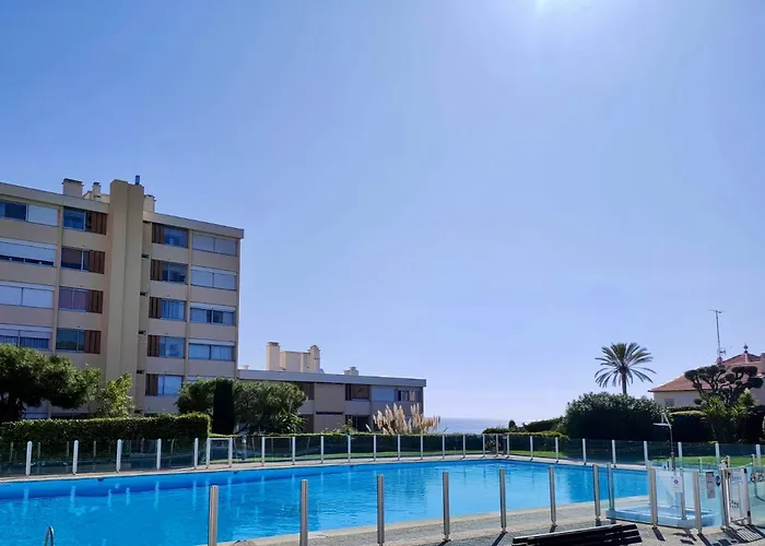 Apartmán A3 - Staywiz Us -2 Bdr Sea View 10 Min - Parking, Pool & Terrace *